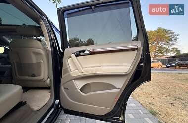 Внедорожник / Кроссовер Audi Q7 2011 в 