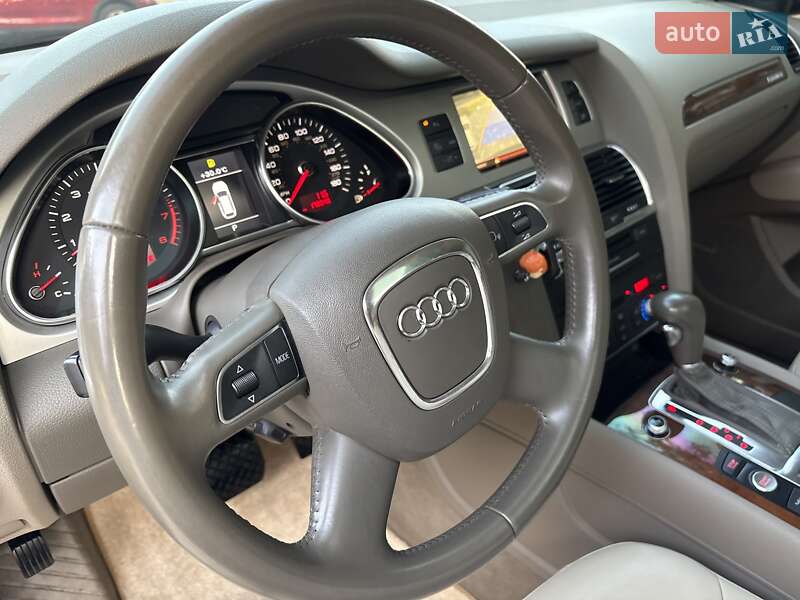 Внедорожник / Кроссовер Audi Q7 2011 в Одессе