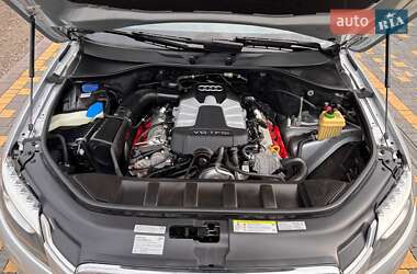 Внедорожник / Кроссовер Audi Q7 2015 в 