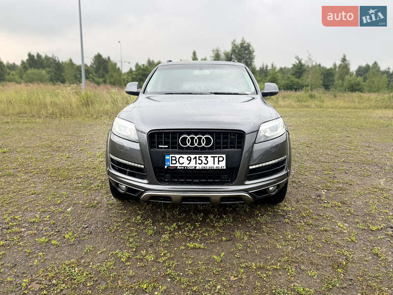 Внедорожник / Кроссовер Audi Q7 2015 в 