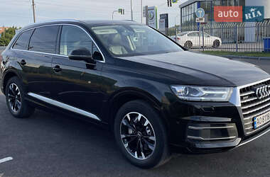 Внедорожник / Кроссовер Audi Q7 2016 в 