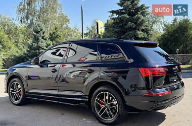 Позашляховик / Кросовер Audi Q7 2016 в 
