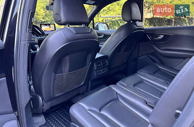 Позашляховик / Кросовер Audi Q7 2016 в 