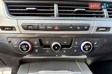 Позашляховик / Кросовер Audi Q7 2018 в 