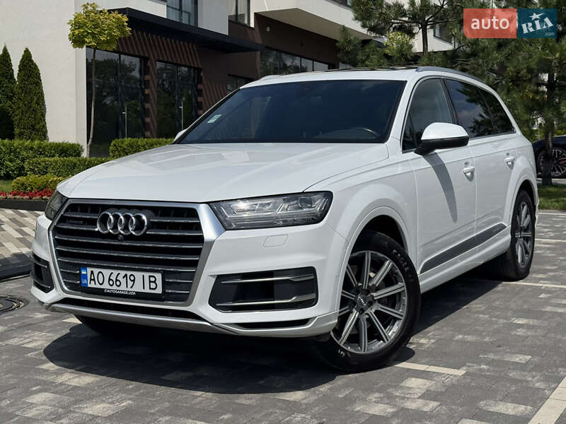 Позашляховик / Кросовер Audi Q7 2017 в 