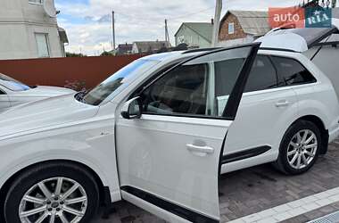 Внедорожник / Кроссовер Audi Q7 2016 в 