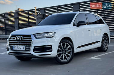 Позашляховик / Кросовер Audi Q7 2016 в 