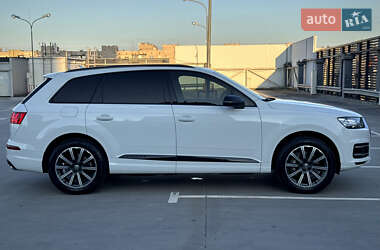 Позашляховик / Кросовер Audi Q7 2016 в 