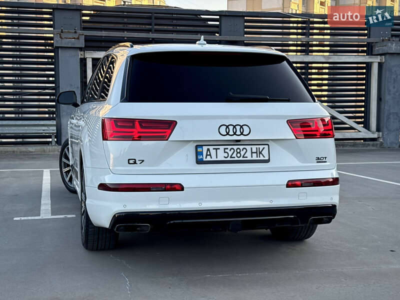Внедорожник / Кроссовер Audi Q7 2016 в Киеве