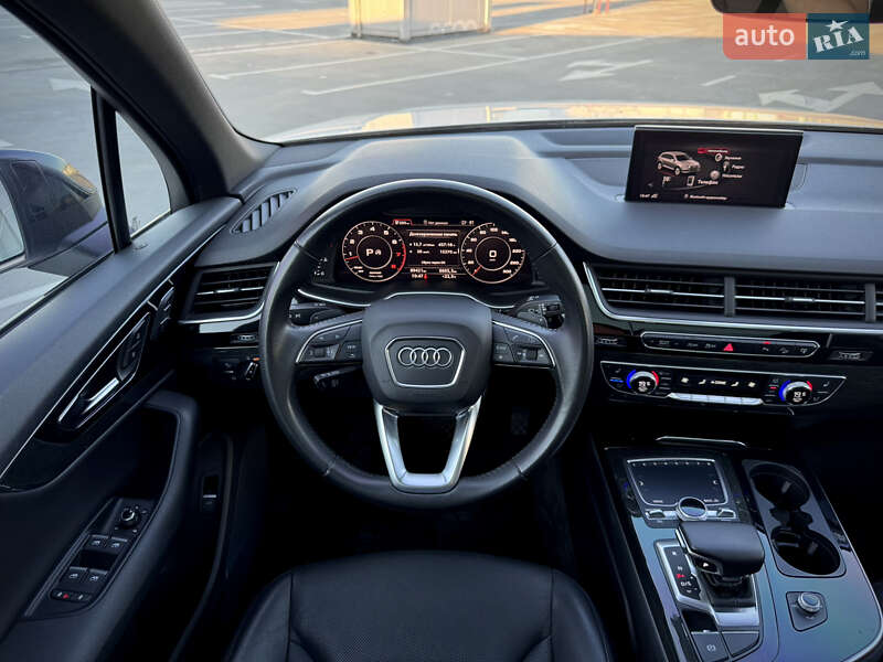 Внедорожник / Кроссовер Audi Q7 2016 в Киеве