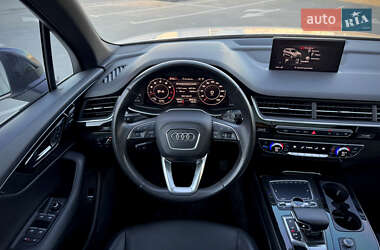 Позашляховик / Кросовер Audi Q7 2016 в 