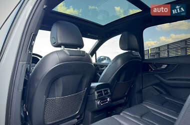 Позашляховик / Кросовер Audi Q7 2016 в 