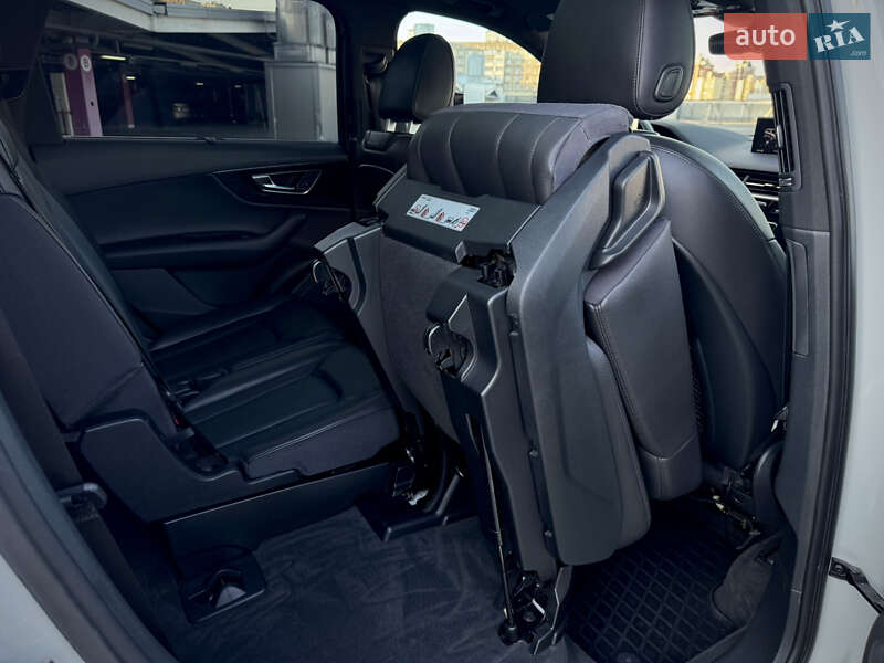 Внедорожник / Кроссовер Audi Q7 2016 в Киеве