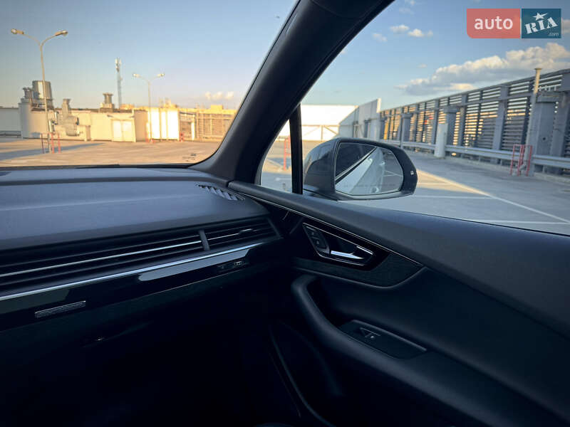 Внедорожник / Кроссовер Audi Q7 2016 в Киеве