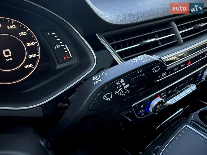 Внедорожник / Кроссовер Audi Q7 2016 в Киеве