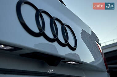Позашляховик / Кросовер Audi Q7 2016 в 