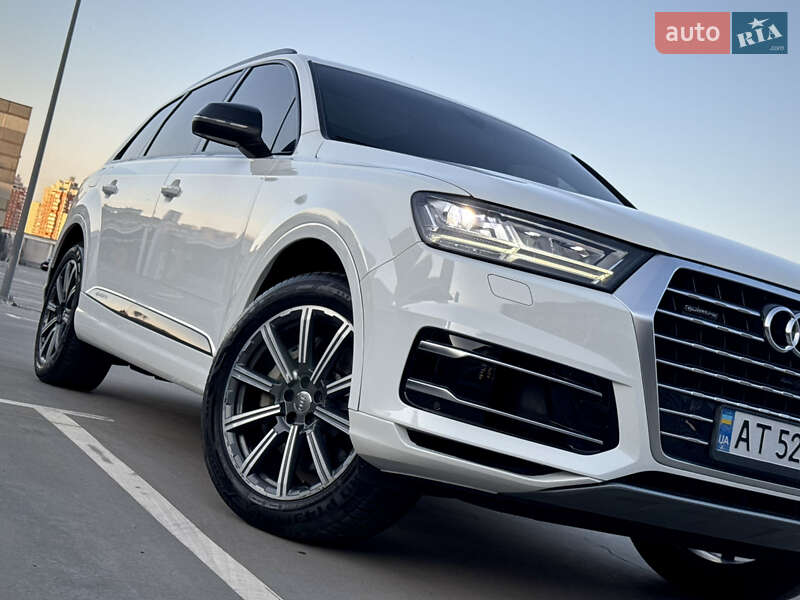 Внедорожник / Кроссовер Audi Q7 2016 в Киеве