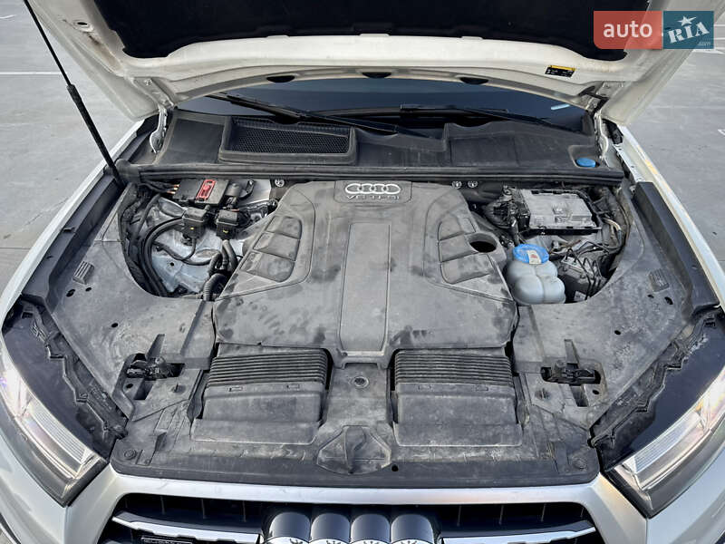 Внедорожник / Кроссовер Audi Q7 2016 в Киеве