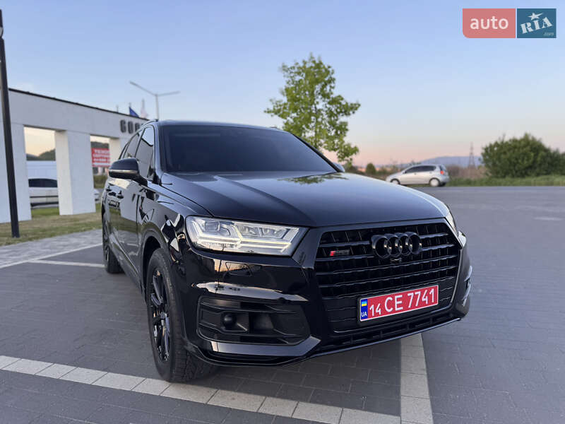 Позашляховик / Кросовер Audi Q7 2018 в Мукачевому