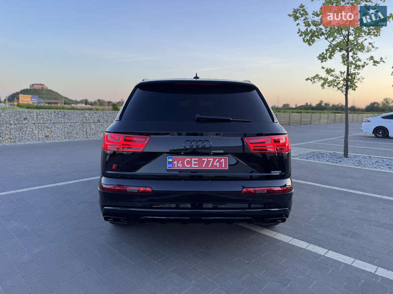 Позашляховик / Кросовер Audi Q7 2018 в Мукачевому