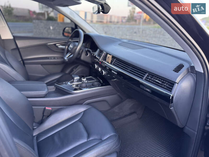 Позашляховик / Кросовер Audi Q7 2018 в Мукачевому