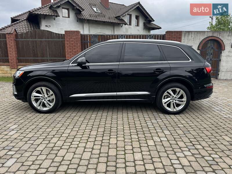 Позашляховик / Кросовер Audi Q7 2020 в Львові