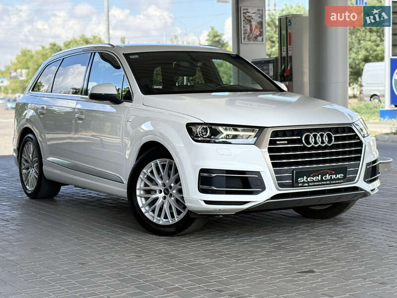 Позашляховик / Кросовер Audi Q7 2015 в Миколаєві