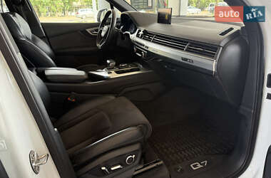 Внедорожник / Кроссовер Audi Q7 2015 в 