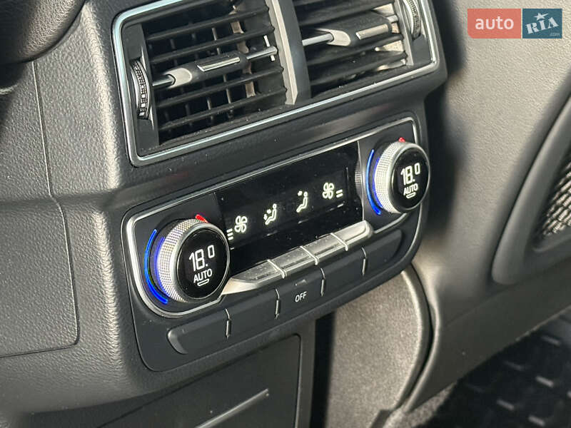 Позашляховик / Кросовер Audi Q7 2015 в Миколаєві
