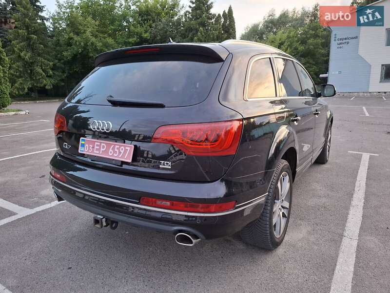 Позашляховик / Кросовер Audi Q7 2014 в Дубні