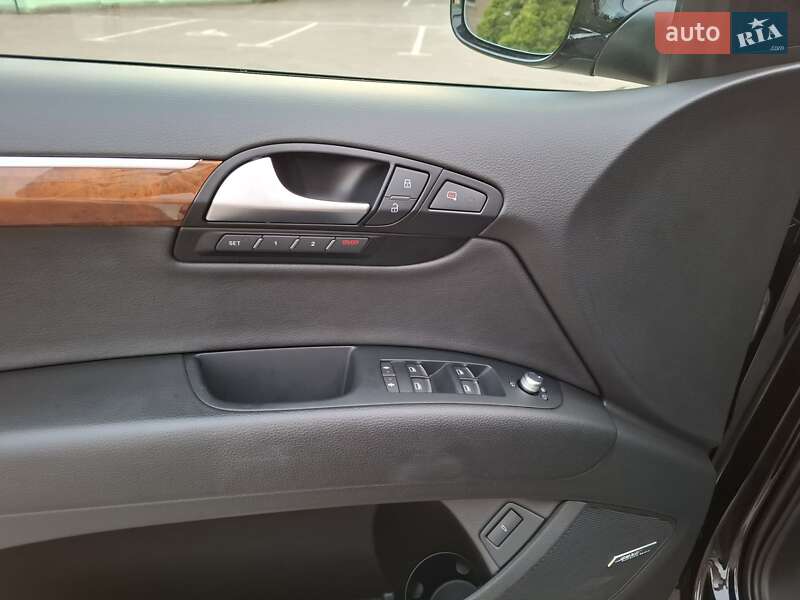 Позашляховик / Кросовер Audi Q7 2014 в Дубні