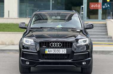 Позашляховик / Кросовер Audi Q7 2013 в 