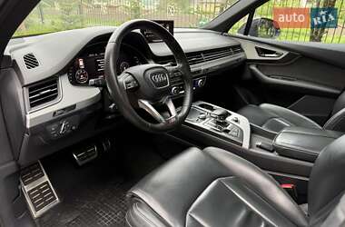 Позашляховик / Кросовер Audi Q7 2017 в 