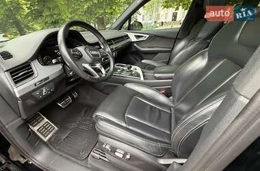 Позашляховик / Кросовер Audi Q7 2017 в 