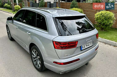 Внедорожник / Кроссовер Audi Q7 2015 в 