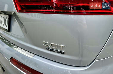 Внедорожник / Кроссовер Audi Q7 2015 в 