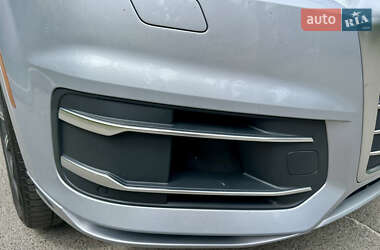 Внедорожник / Кроссовер Audi Q7 2015 в 