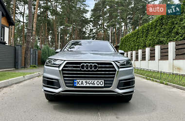 Внедорожник / Кроссовер Audi Q7 2015 в 