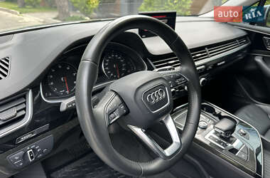 Внедорожник / Кроссовер Audi Q7 2015 в 