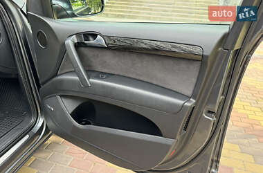 Внедорожник / Кроссовер Audi Q7 2011 в 