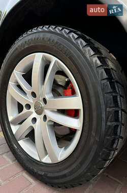 Внедорожник / Кроссовер Audi Q7 2011 в 