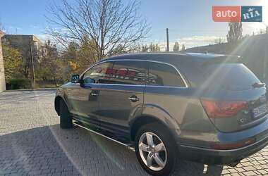 Позашляховик / Кросовер Audi Q7 2012 в 