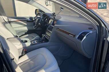 Позашляховик / Кросовер Audi Q7 2012 в 