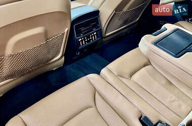 Позашляховик / Кросовер Audi Q7 2021 в 