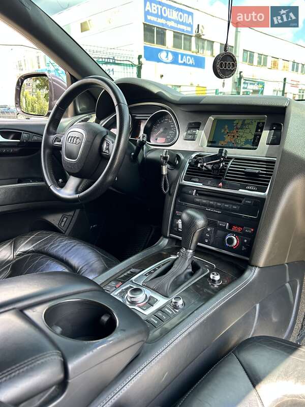 Внедорожник / Кроссовер Audi Q7 2006 в Сумах