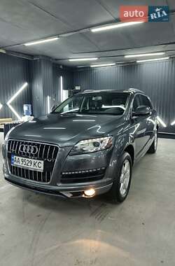 Внедорожник / Кроссовер Audi Q7 2012 в 
