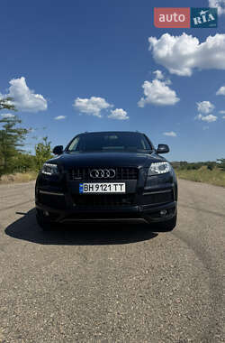 Внедорожник / Кроссовер Audi Q7 2013 в 