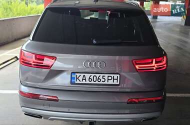 Внедорожник / Кроссовер Audi Q7 2016 в 