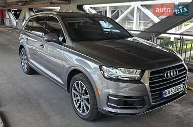 Внедорожник / Кроссовер Audi Q7 2016 в 