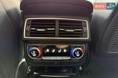 Позашляховик / Кросовер Audi Q7 2016 в 